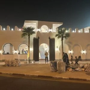 استخدام وسط‌کار در رستوران بیت‌البهارات کیش با جای خواب