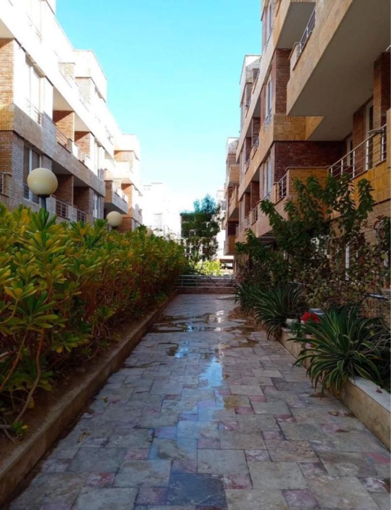 فروش آپارتمان ۶۲ متر مجتمع آرامهر استخردار