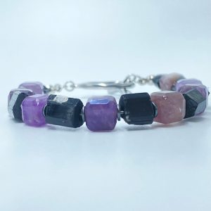 استخدام فروشنده فروشگاه اکسسوری سنگ تیتان در کیش