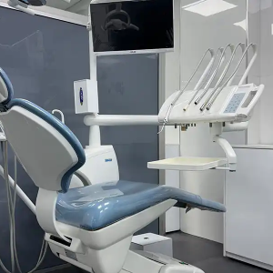 استخدام مسئول پذیرش کلینیک دندانپزشکی با بیمه و مزایا