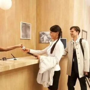 استخدام پذیرشگر برج های مسکونی در کیش