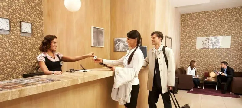 استخدام پذیرشگر برج های مسکونی در کیش