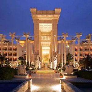 استخدام نیروی میزبان / هاست در هتل داریوش