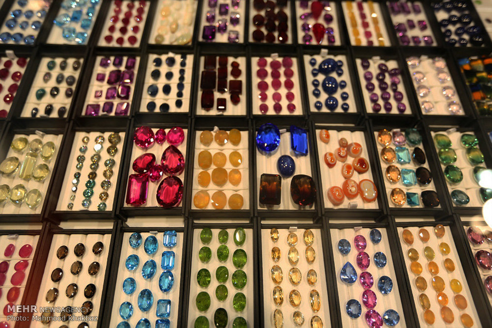 استخدام فروشنده کانتر در بازار (جواهرات سنگی) در کیش