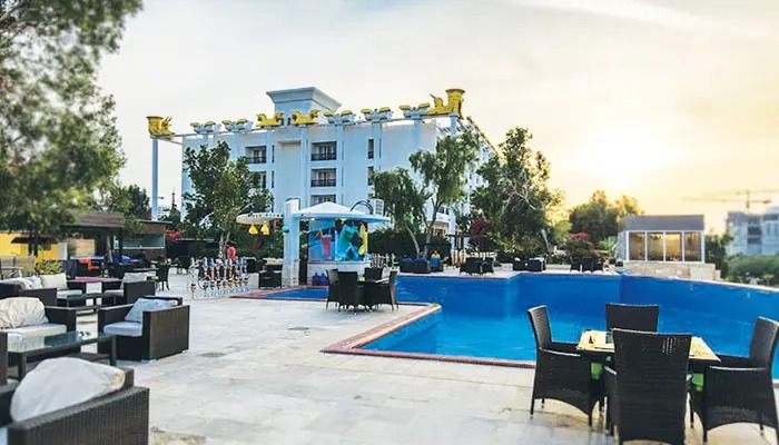 کافی‌شاپ استخر هتل داریوش