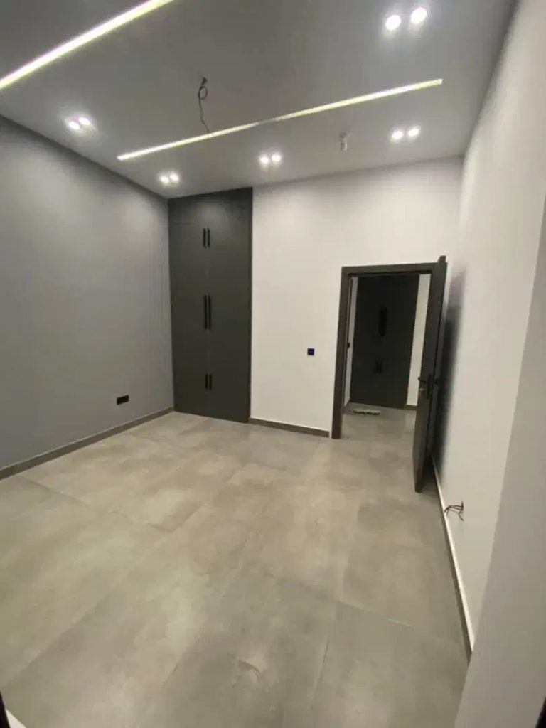 واحد فروشی 142 متری سه خوابه در فاز 7 صدف