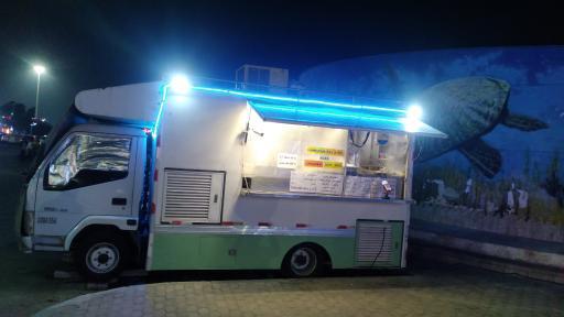 اغذیه فروشی سیار آیلند هات داگ