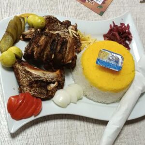 آشپزخانه ناب گلپایگان